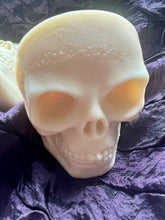 Load image into Gallery viewer, 008 7 oz White Skull Glycerin