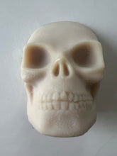 Load image into Gallery viewer, 005 Skulls