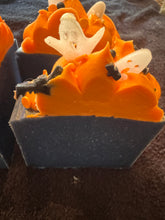 Load image into Gallery viewer, 0000 MIDNIGHT HAUNT / Pumpkin Crunch